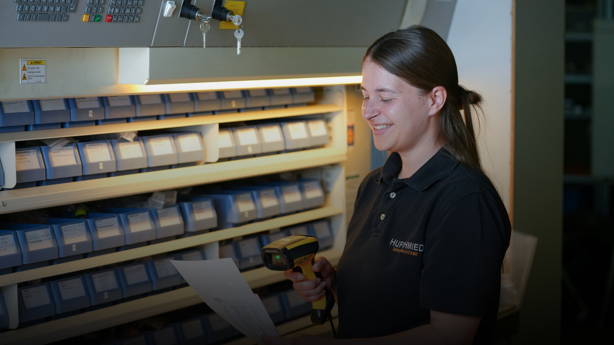 Mitarbeiter im Lager – Wareneingang/Warenausgang